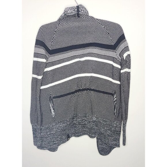 Ivivva black and white cardigan with snap closure 12 - Picture 5 of 8